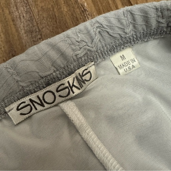 Elegant Gray Textured Women's Skirt - Picture 6 of 7